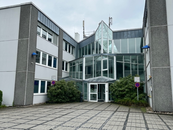 Bürokomplex auf 33.500 m² Gewerbegrundstück
